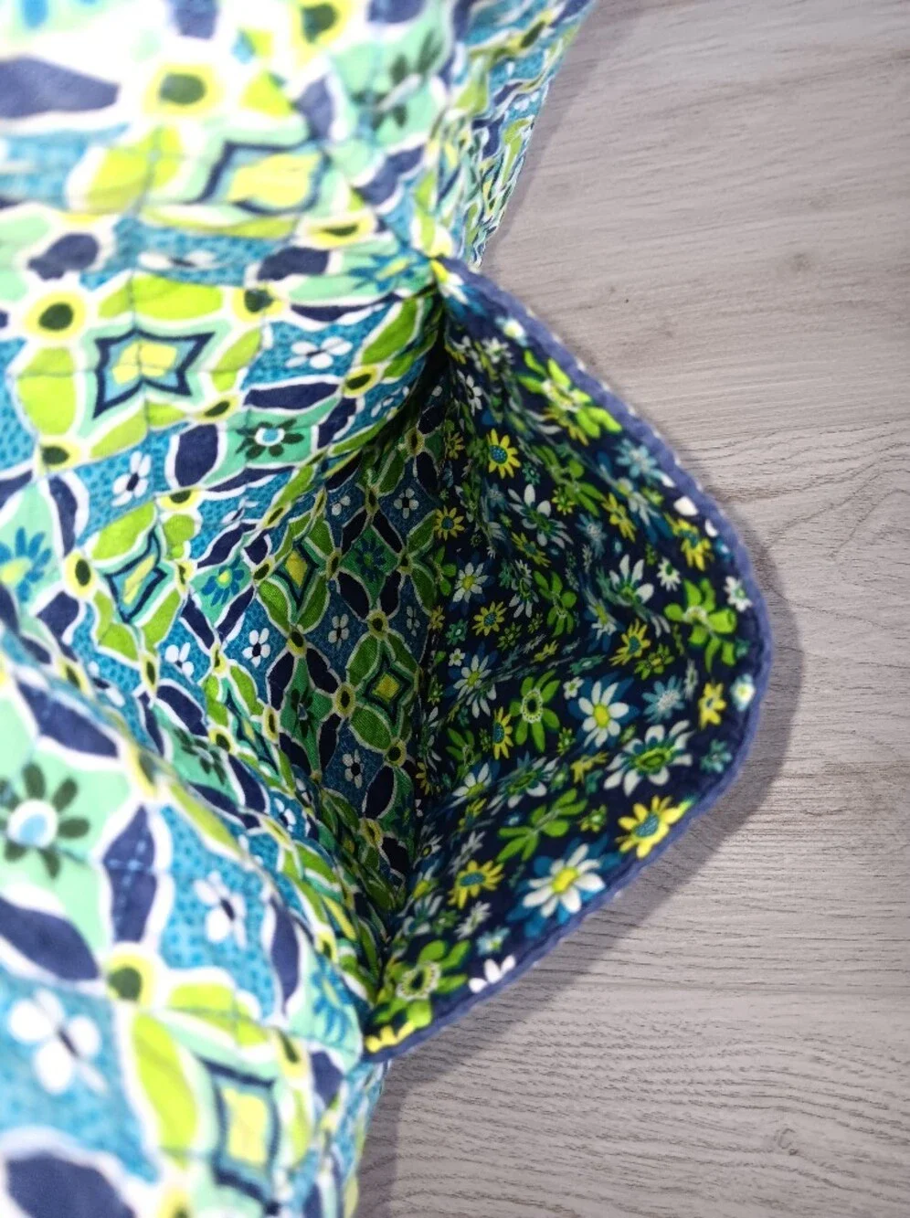 Vera Bradley Daisy Daisy Tote Bag Double Strap Pocket Blue Green Yellow Blue